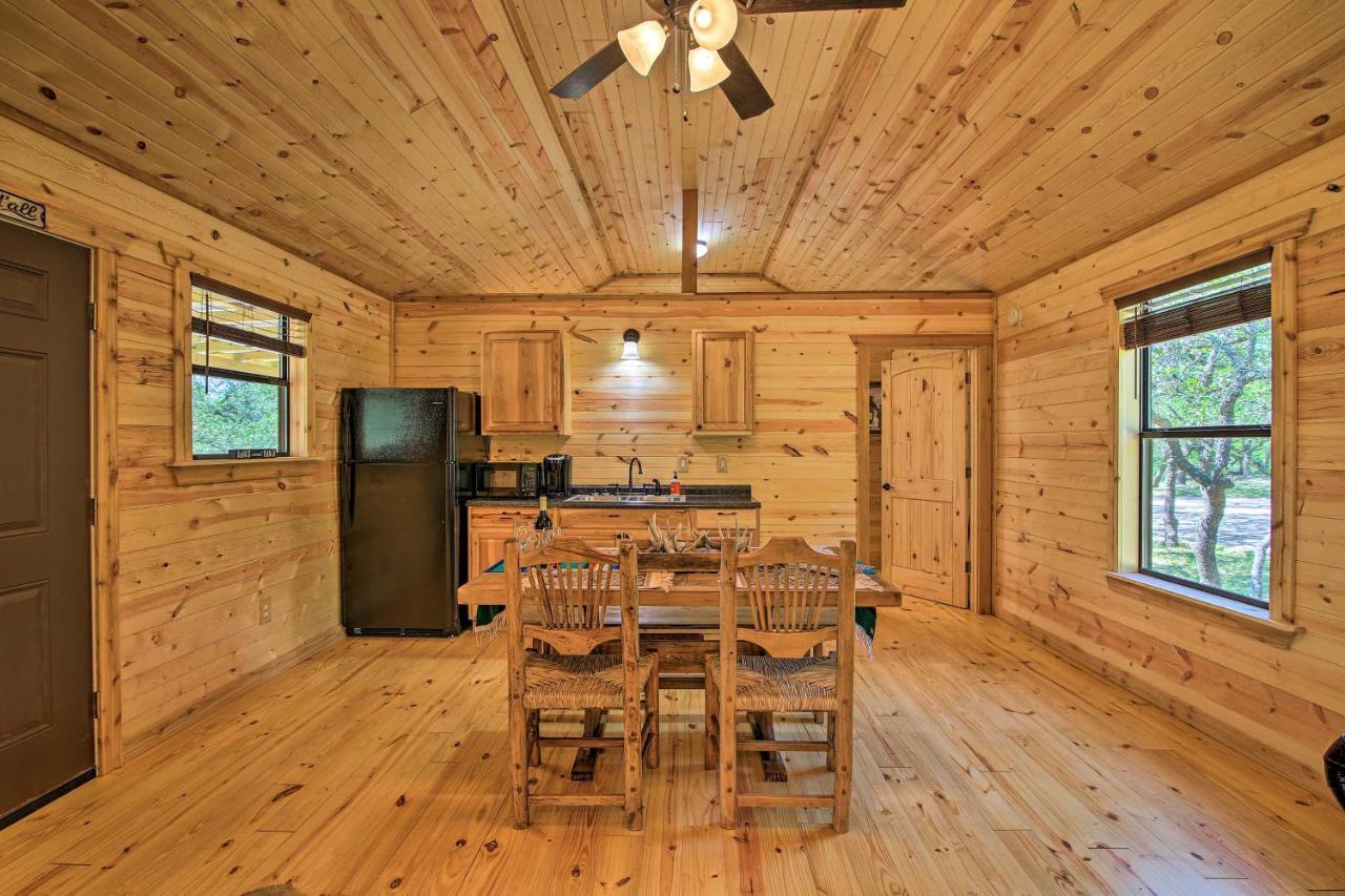 Rustic-Chic Country Cabin - 10 Mi To Main Street! Фредериксбург Екстериор снимка