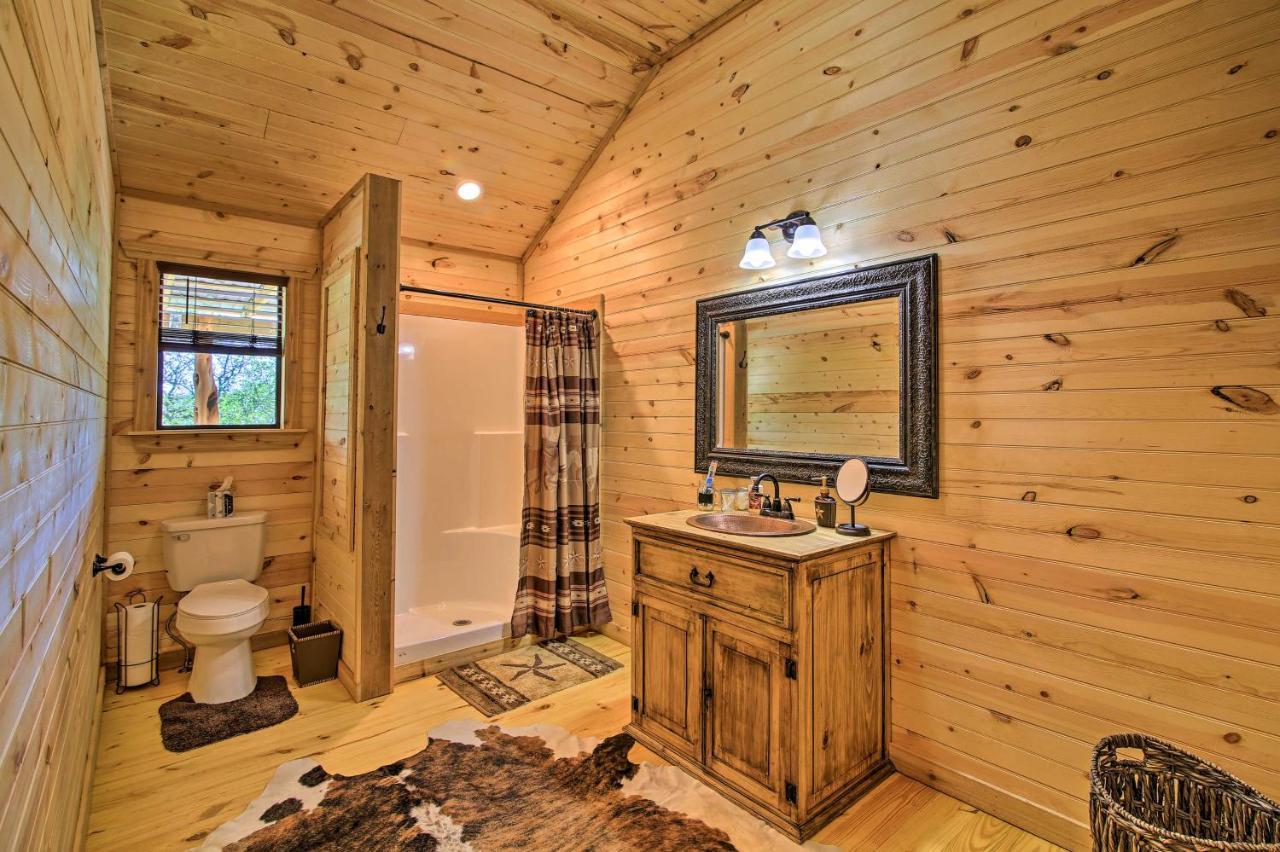 Rustic-Chic Country Cabin - 10 Mi To Main Street! Фредериксбург Екстериор снимка