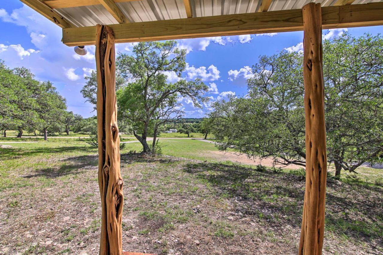 Rustic-Chic Country Cabin - 10 Mi To Main Street! Villa Фредериксбург Екстериор снимка