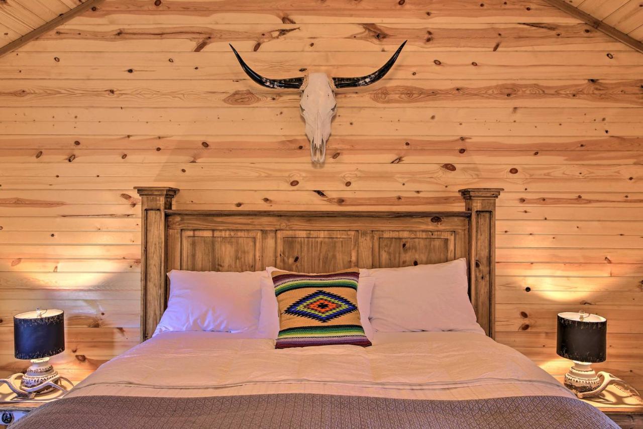 Rustic-Chic Country Cabin - 10 Mi To Main Street! Фредериксбург Екстериор снимка
