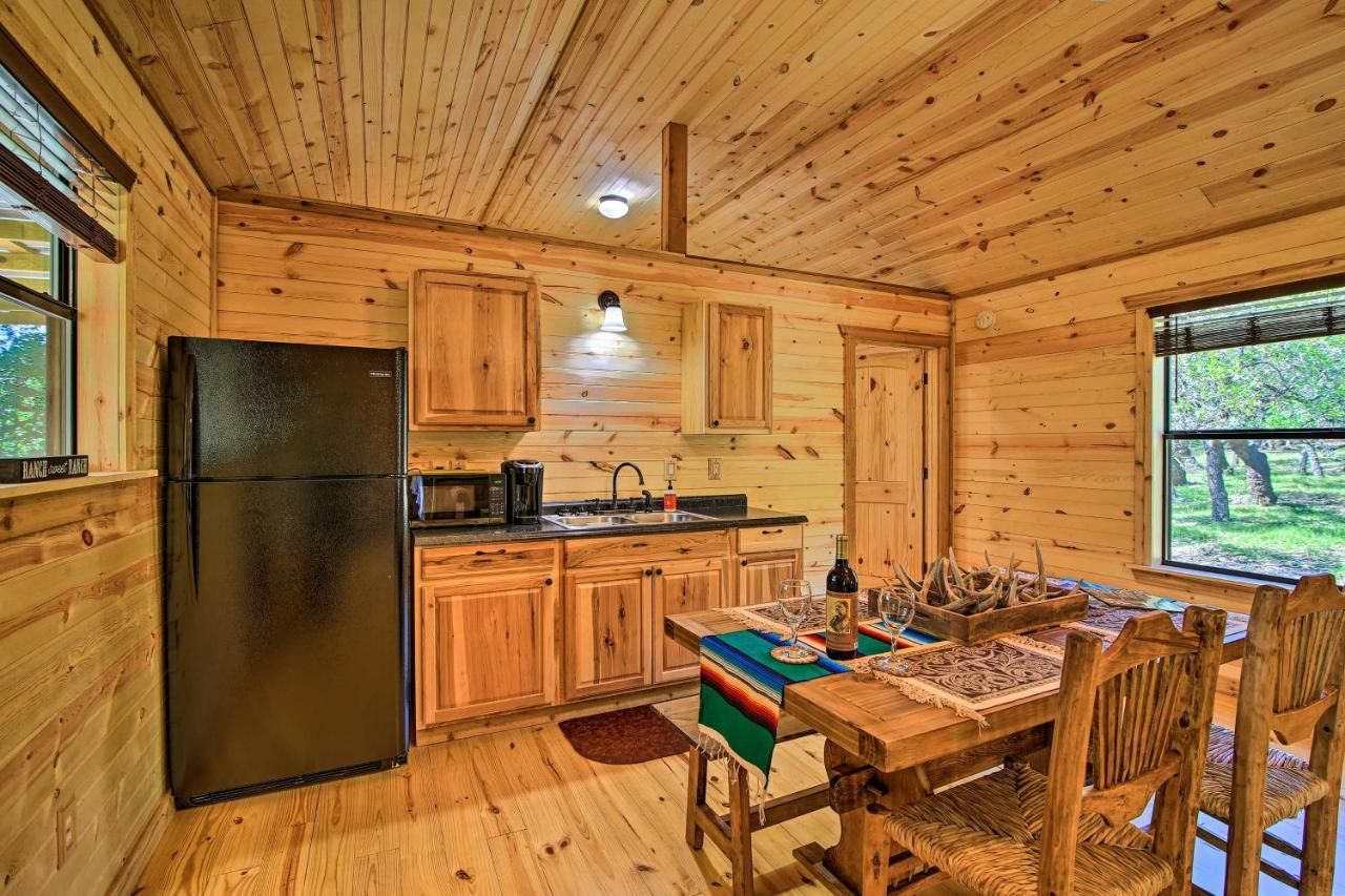 Rustic-Chic Country Cabin - 10 Mi To Main Street! Villa Фредериксбург Екстериор снимка