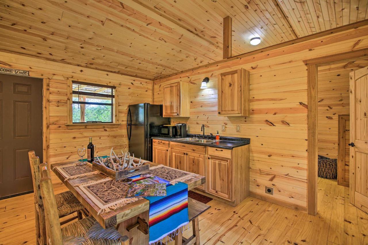 Rustic-Chic Country Cabin - 10 Mi To Main Street! Фредериксбург Екстериор снимка